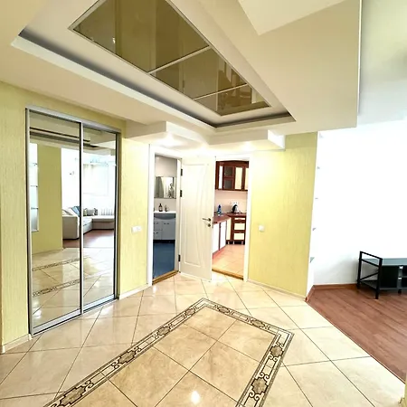Sunrise Apartment *